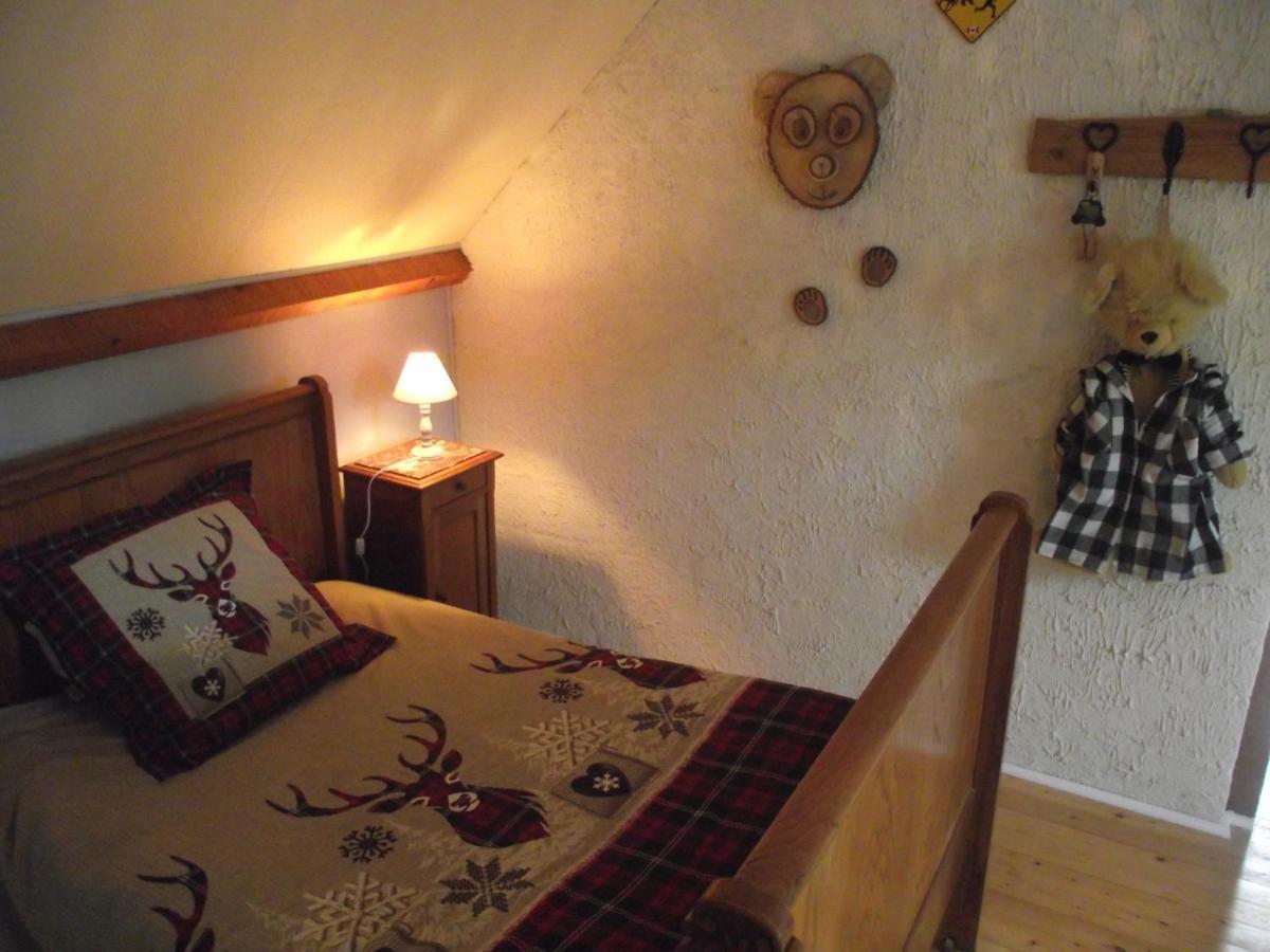 chambre campagnarde du grès rouge avec petit déj Beauval Esterno foto