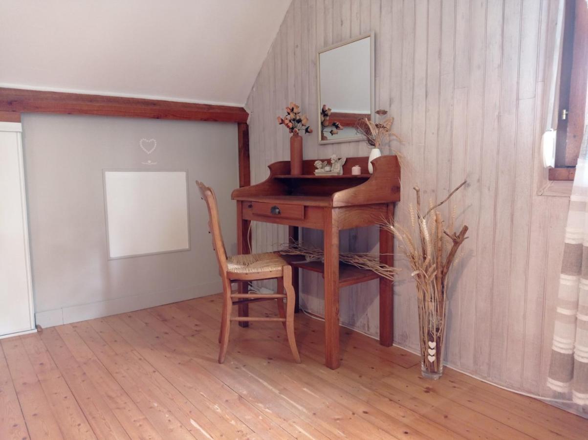 chambre campagnarde du grès rouge avec petit déj Beauval Esterno foto