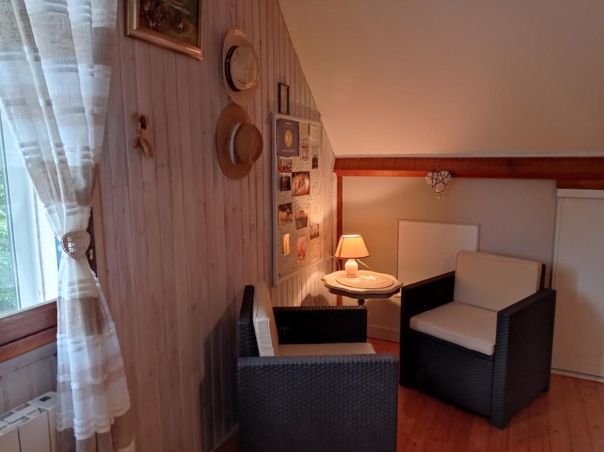 chambre campagnarde du grès rouge avec petit déj Beauval Esterno foto